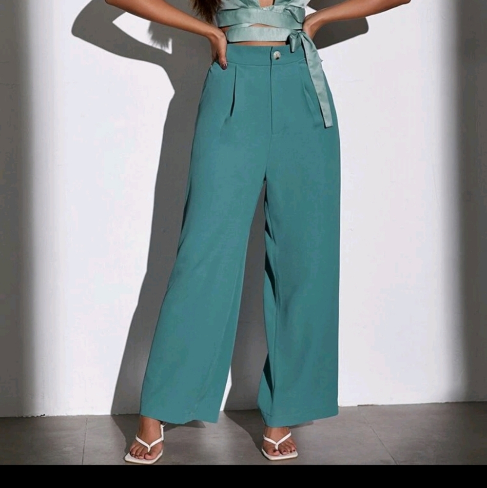 High-waisted wideleg pants